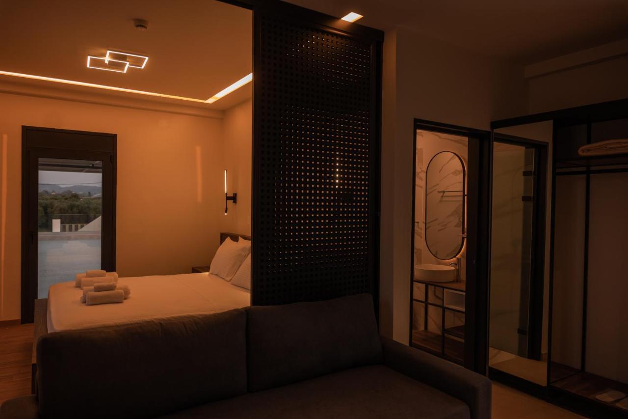 Salt Boutique Hotel Palouki Екстер'єр фото